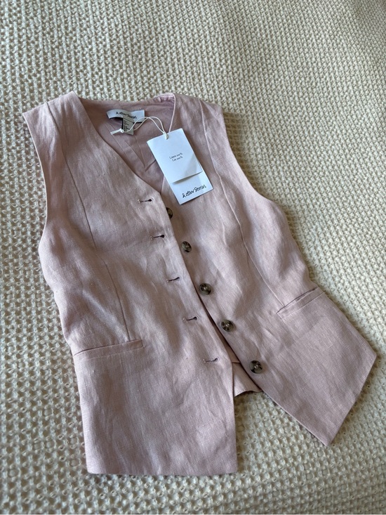 & Other Stories Tops - & Other Stories Dusty Blush Linen Button Vest